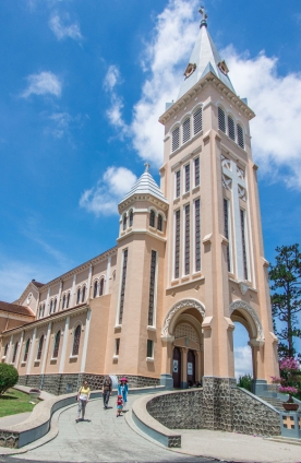 Tổng hợp 50 Địa điểm ăn chơi ở Đà Lạt: Review đầy đủ nhất 2025