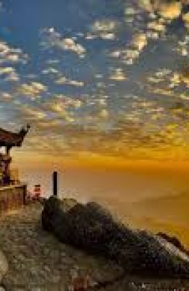 Chinh phục đỉnh núi Yên Tử