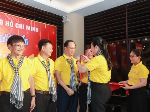 ĐẢNG UỶ CÁC CƠ QUAN ĐẢNG TP. HỒ CHÍ MINH - CÔN ĐẢO LINH THIÊNG