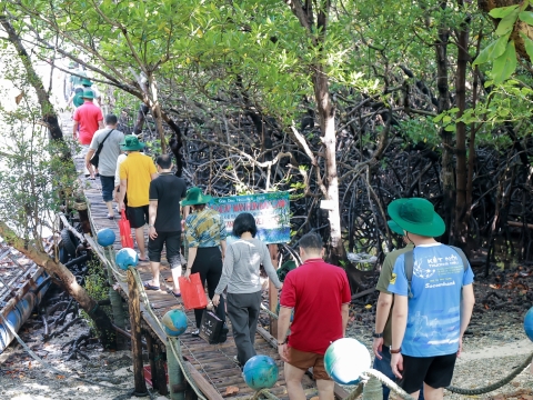 ĐẢNG UỶ CÁC CƠ QUAN ĐẢNG TP. HỒ CHÍ MINH - CÔN ĐẢO LINH THIÊNG