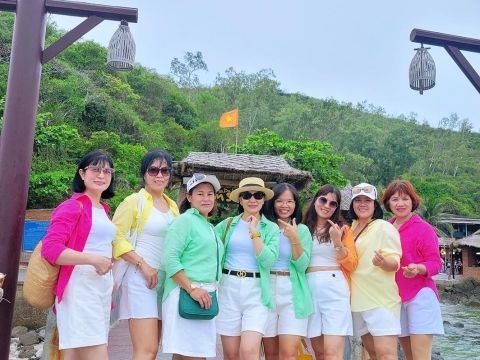 TRƯỜNG MẦM NON HOA ANH ĐÀO - BIỂN NHA TRANG 