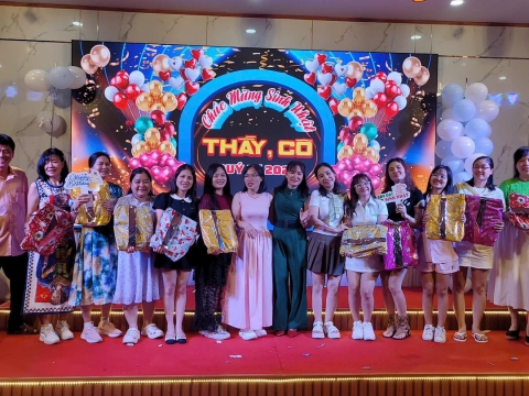 TRƯỜNG MẦM NON HOA ANH ĐÀO - BIỂN NHA TRANG 