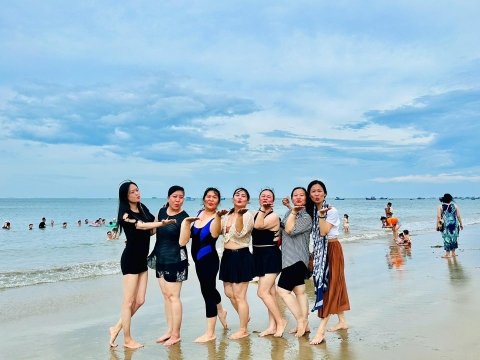 CLB NỮ QUẢN LÝ BÌNH TÂN  - BIỂN VĨNH HY - NINH 