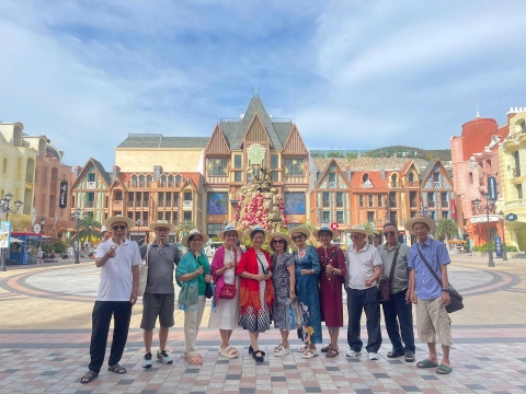 GIA ĐÌNH CHỊ NGA - NHA TRANG 5N4Đ