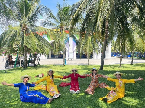 GIA ĐÌNH CHỊ NGA - NHA TRANG 5N4Đ