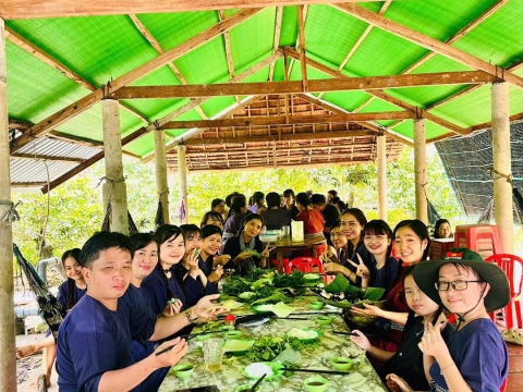 TRƯỜNG MẦM NON TÂN PHONG - VỀ NGUỒN TƯỢNG ĐÀI CHIẾN THẮNG LONG AN - KDL VINH SANG 