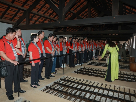 ĐẢNG UỶ CÁC CƠ QUAN ĐẢNG TP. HỒ CHÍ MINH - CÔN ĐẢO LINH THIÊNG